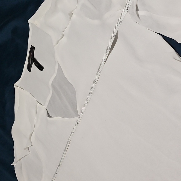 BCBGMAXAZRIA Cream Gael V-neck Ruffle Top, Blouse New! - Picture 7 of 11